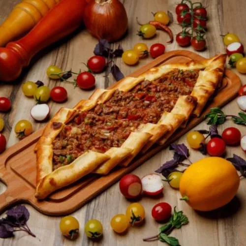 Pide with Diced Meat