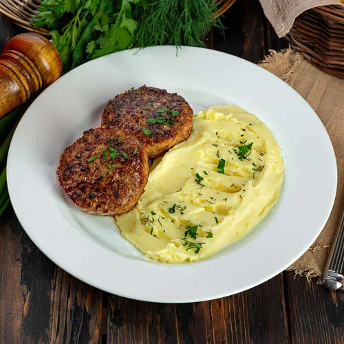 Cutlet with mashed potatoes