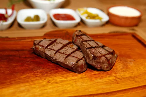 Dana Lokum steak