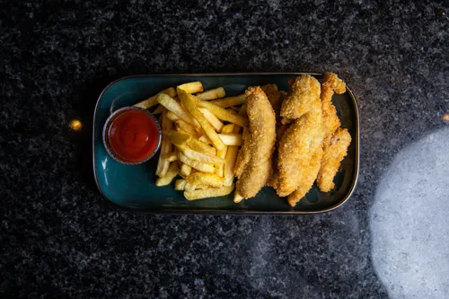 Nuggets with fries