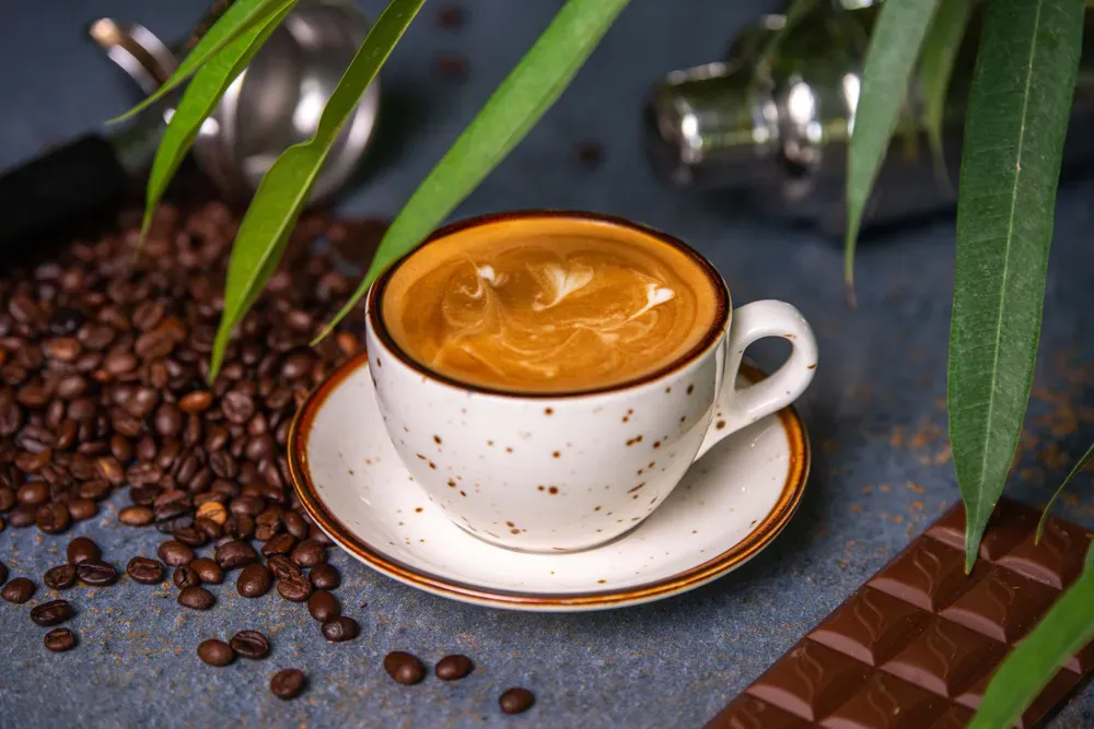 FLAT WHITE
