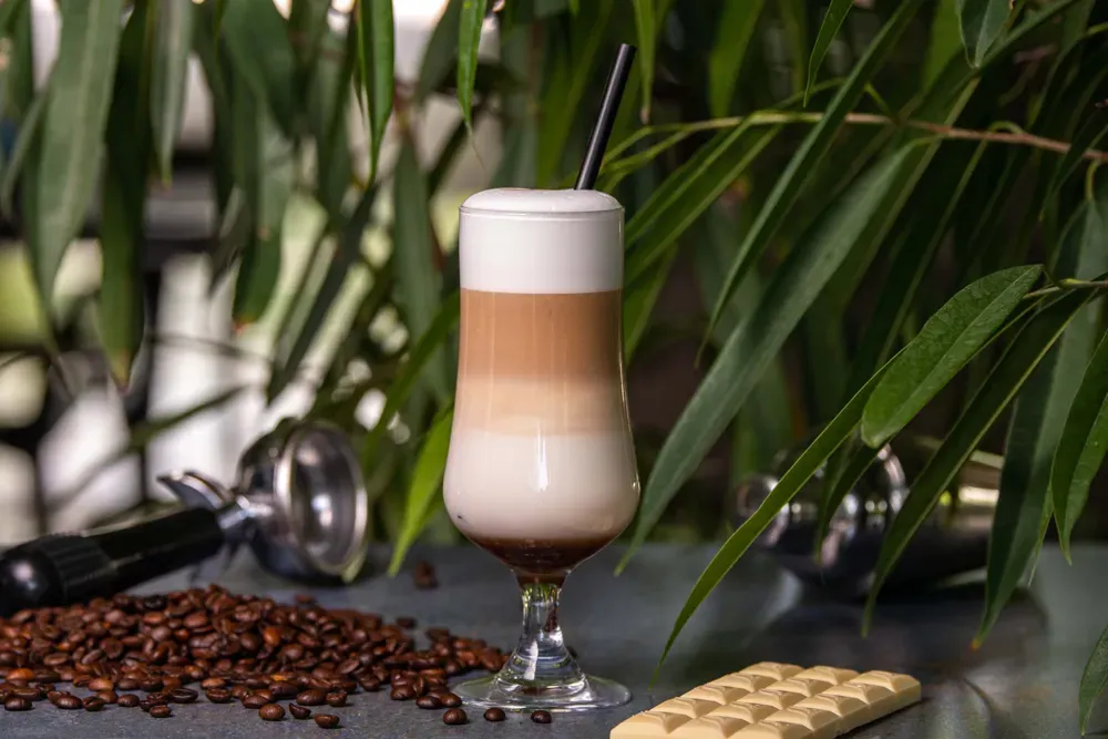LATTE MACCHIATO