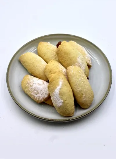 Apricot shortbread roll