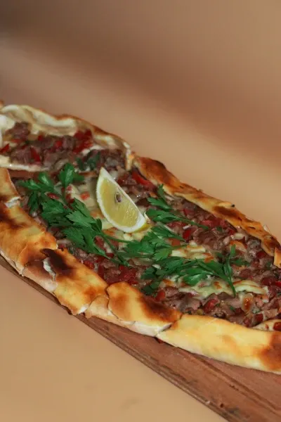 Sliced ​​pide with meat