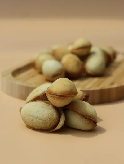 Nuts with toffee
